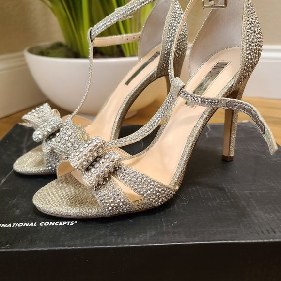 International Concepts Ressie Heels - Picture 2 of 6